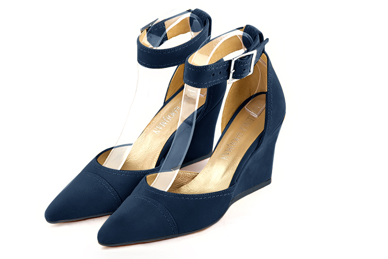 Chaussure femme brides bleu marine Chaussure c t s ouverts